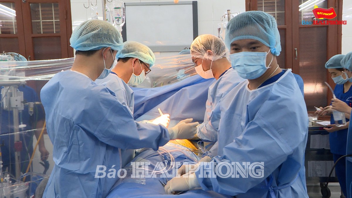 Bệnh viện hữu nghị Việt Tiệp mổ thay van tim hai lá sinh học